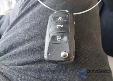 2015 Volkswagen Jetta 1.8T Sport z USA, uszkodzony, nr VIN 3VWD17AJ0FM217419